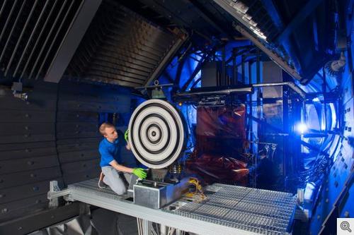 b_560_374_16777215_01_images_2017_thruster-for-mars-mission-breaks-records-thruster-orig-20171023.thumb.jpg.4eb6770f515f6091a0d3356116367c76.jpg