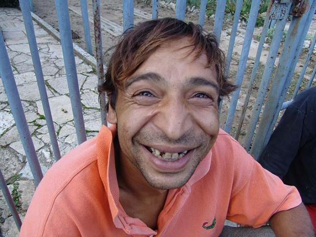 post-18459-1139252764_thumb.jpg