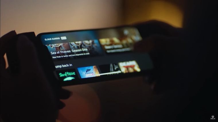 Users playing Xbox games on Apple tablets using Xbox Cloud gaming