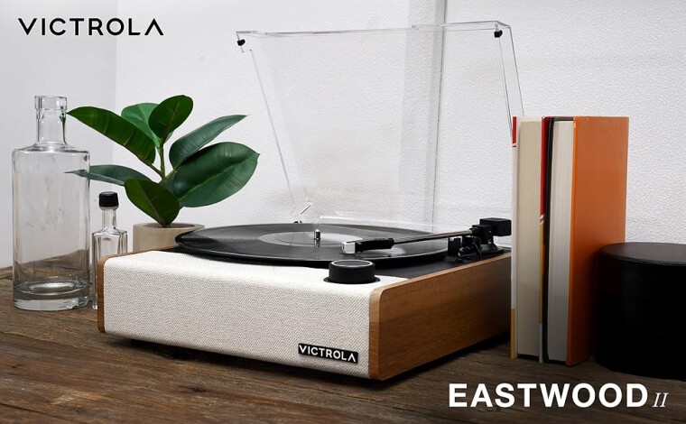 Platine Vinyle Victrola Eastwood II - Haut-parleurs Intégrés, Bluetooth, 3 Vitesses - Style Vintage Noyer