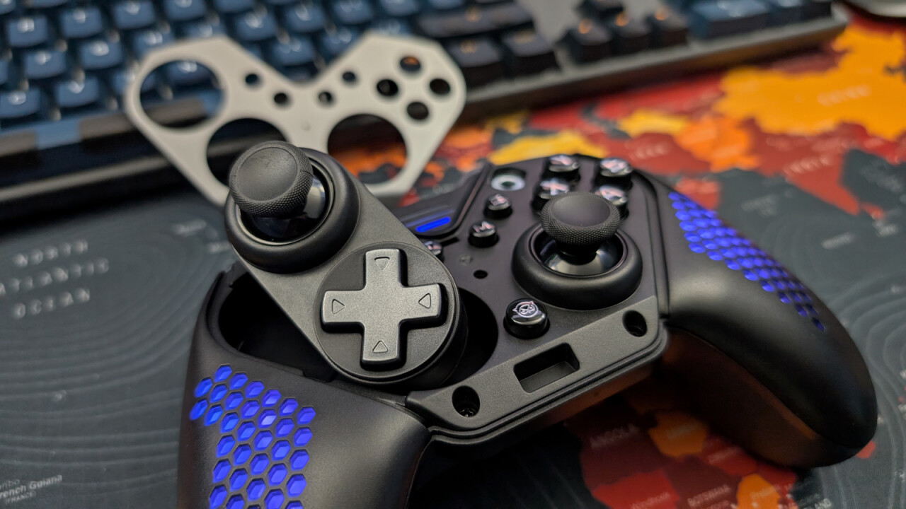 Review: NYXI's Flexi controller transforms between PlayStation and Xbox ...
