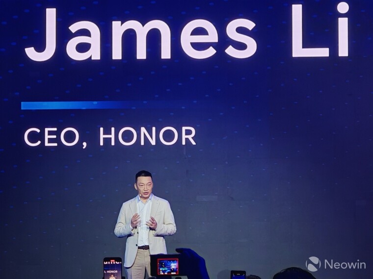 Honor CEO James Li on stage at MWC keynote