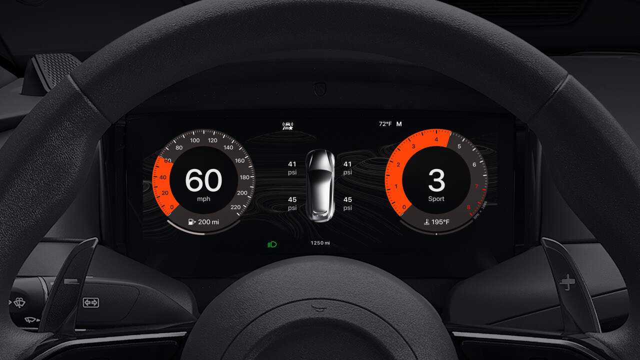 Apple Car Play Ultra in Aston Martin