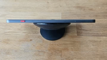 Oukitel RT8 right side