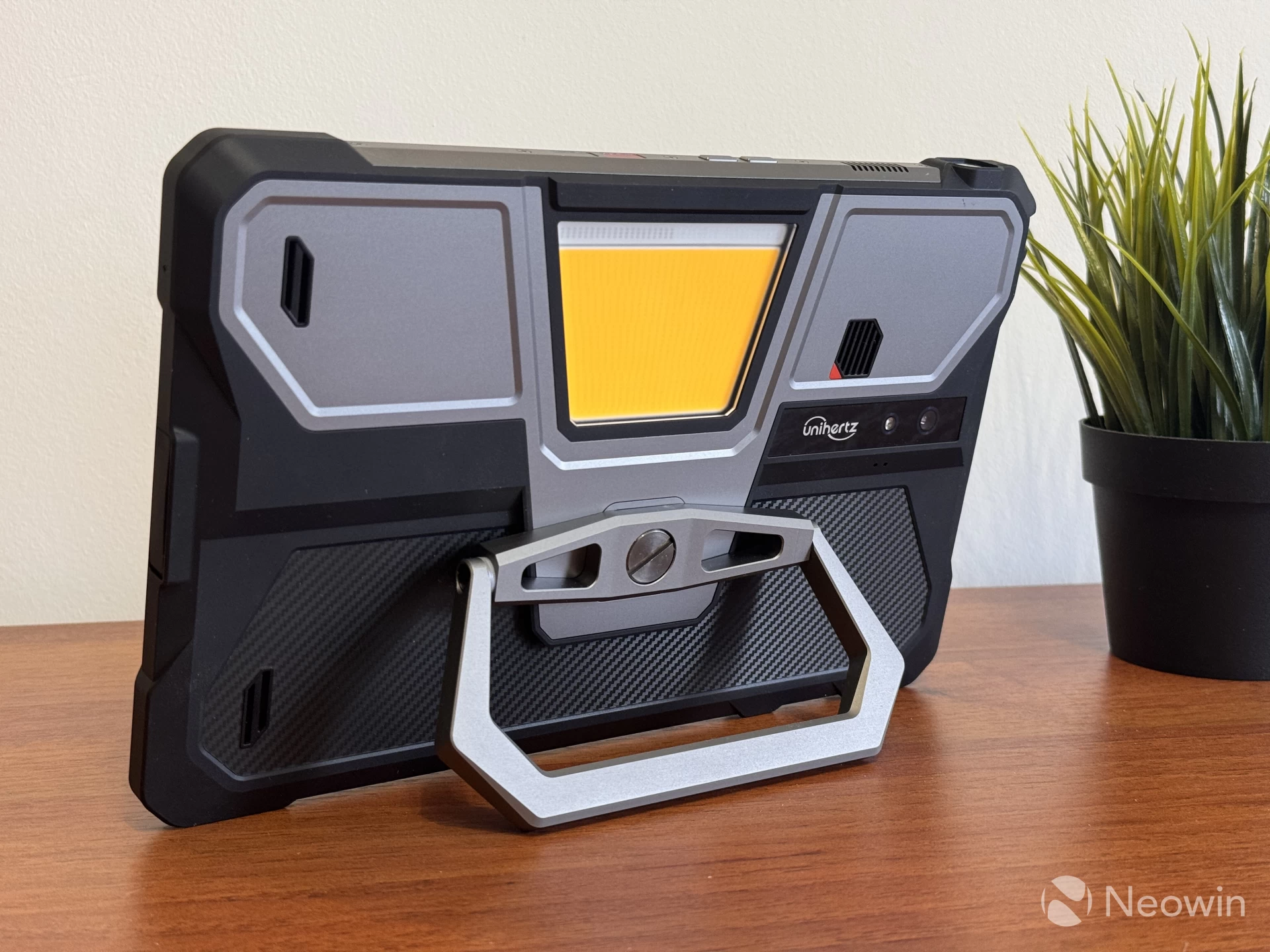 The Unihertz TankPad tablet