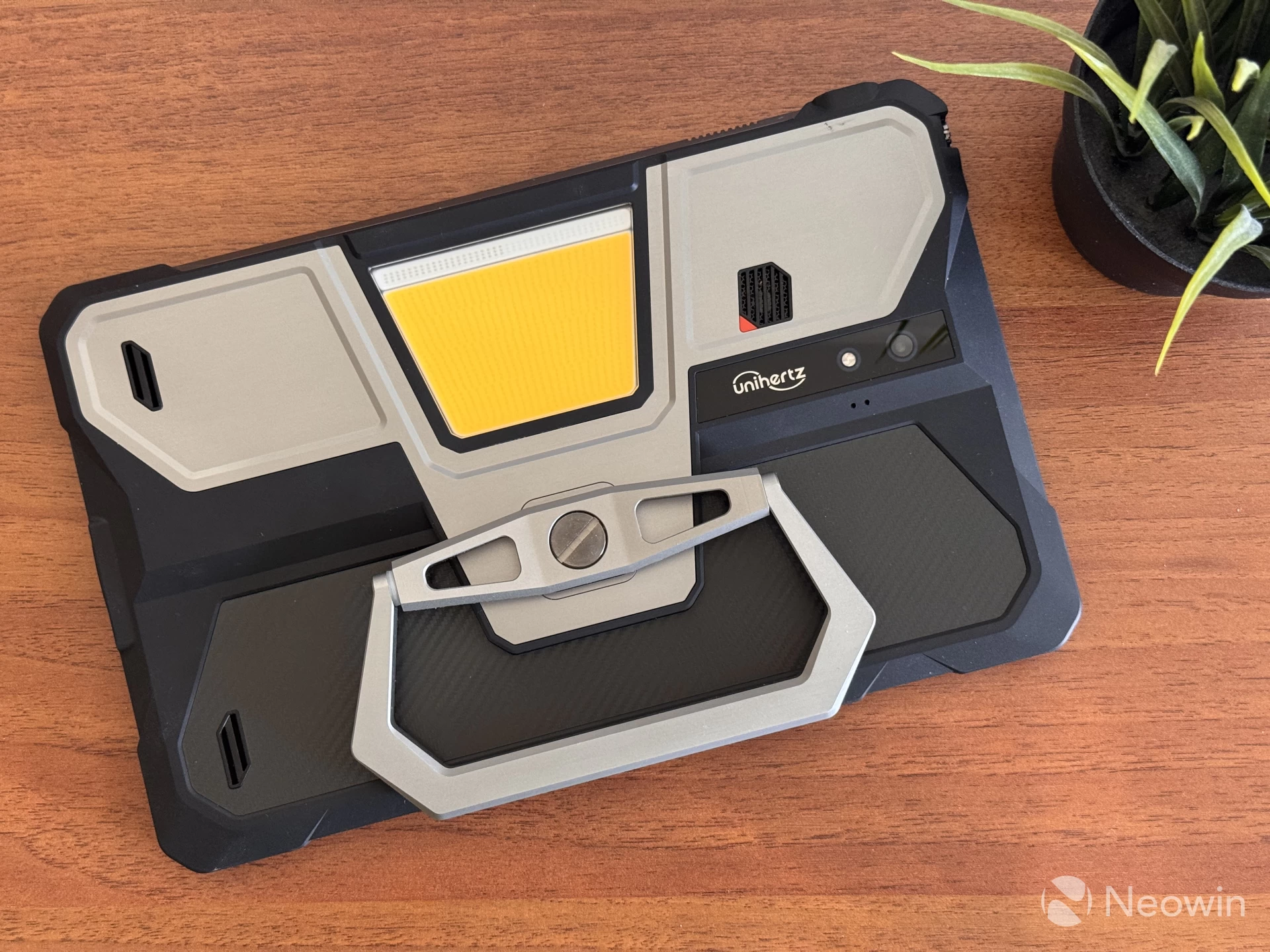 The Unihertz TankPad tablet