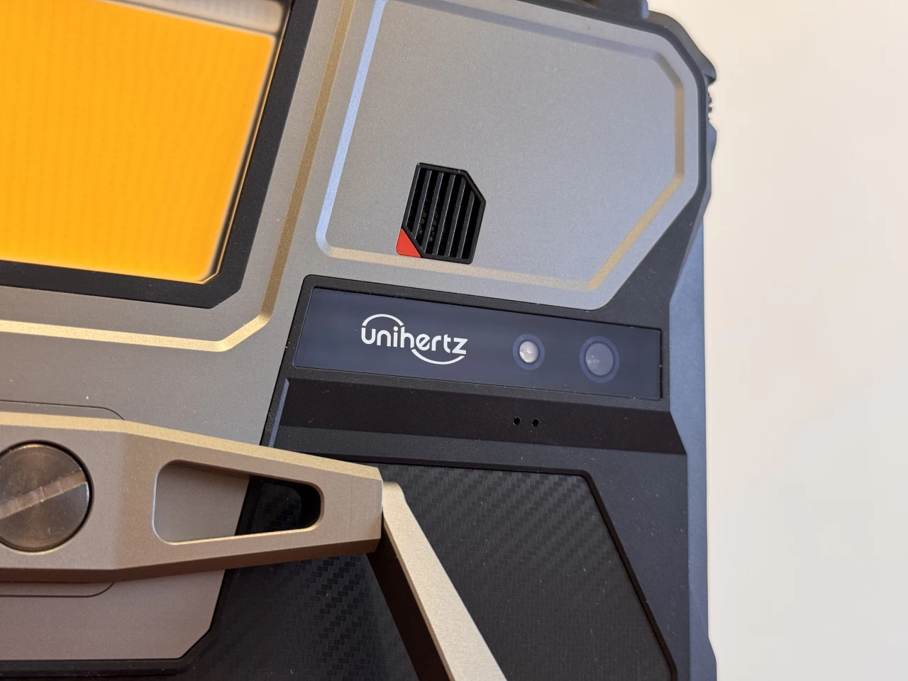 The Unihertz TankPad cameras