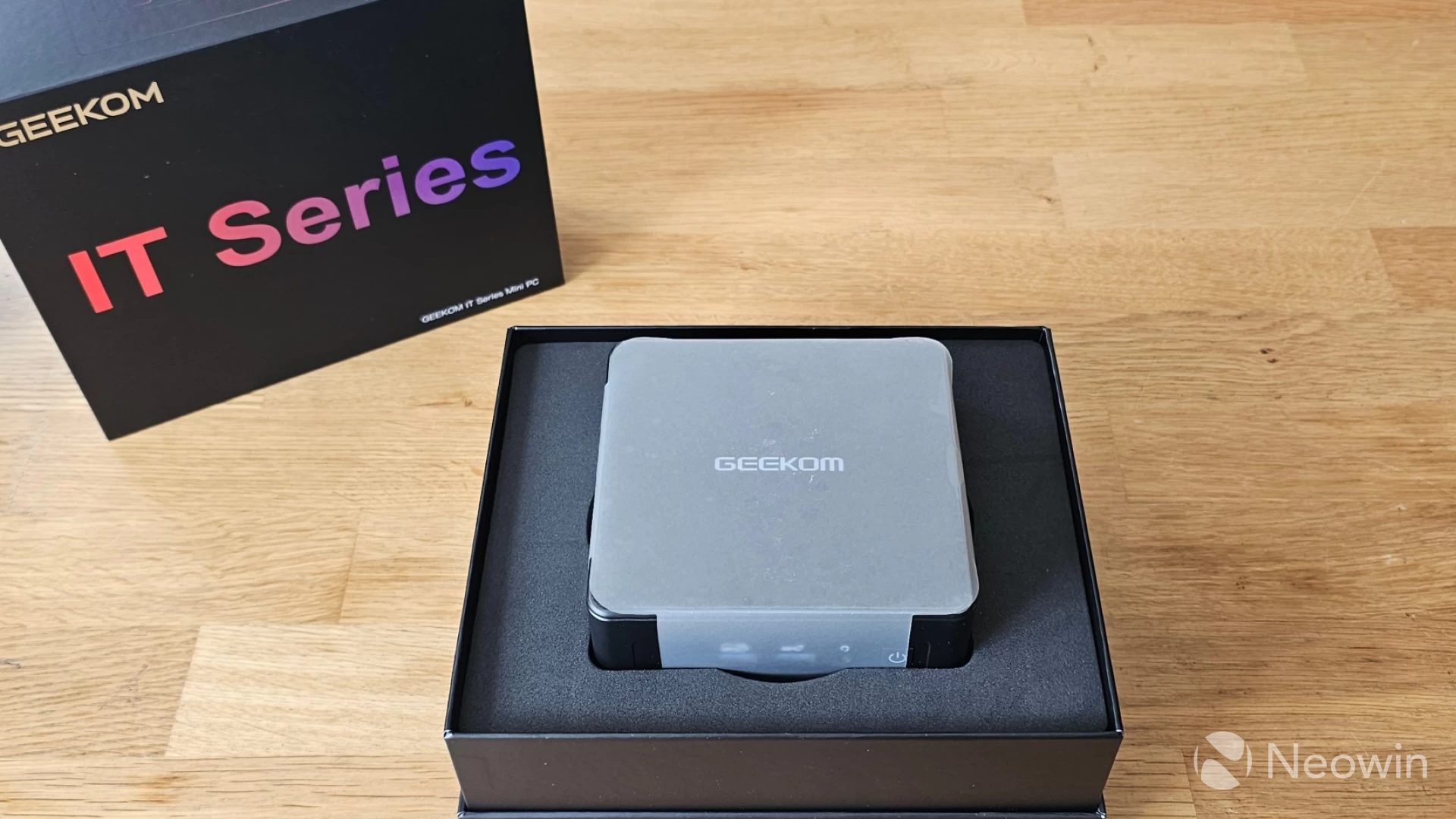 Geekom IT15 mini pc