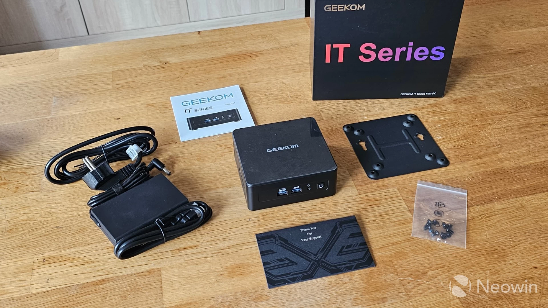 Geekom IT15 mini pc