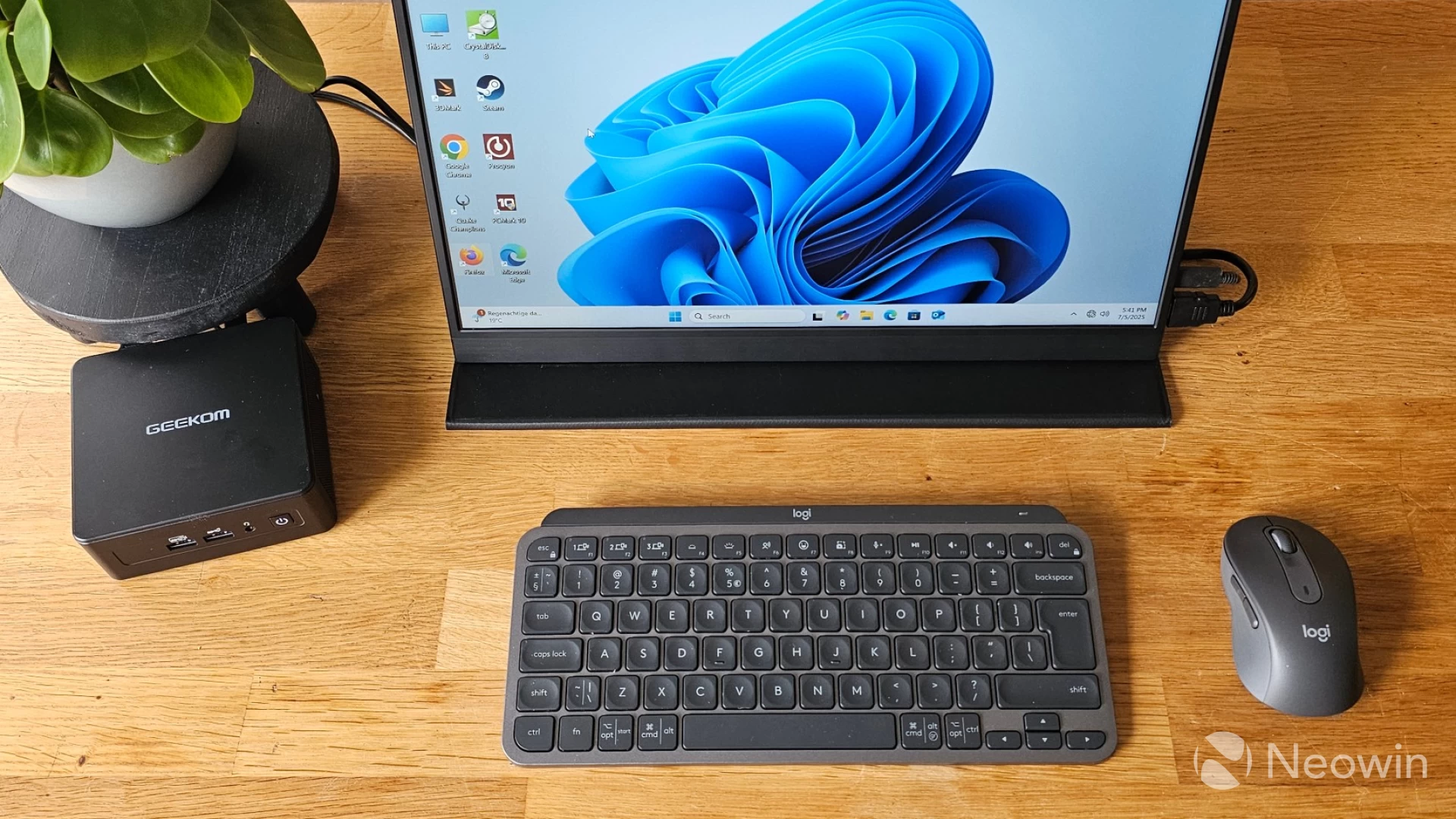 Geekom IT15 mini pc