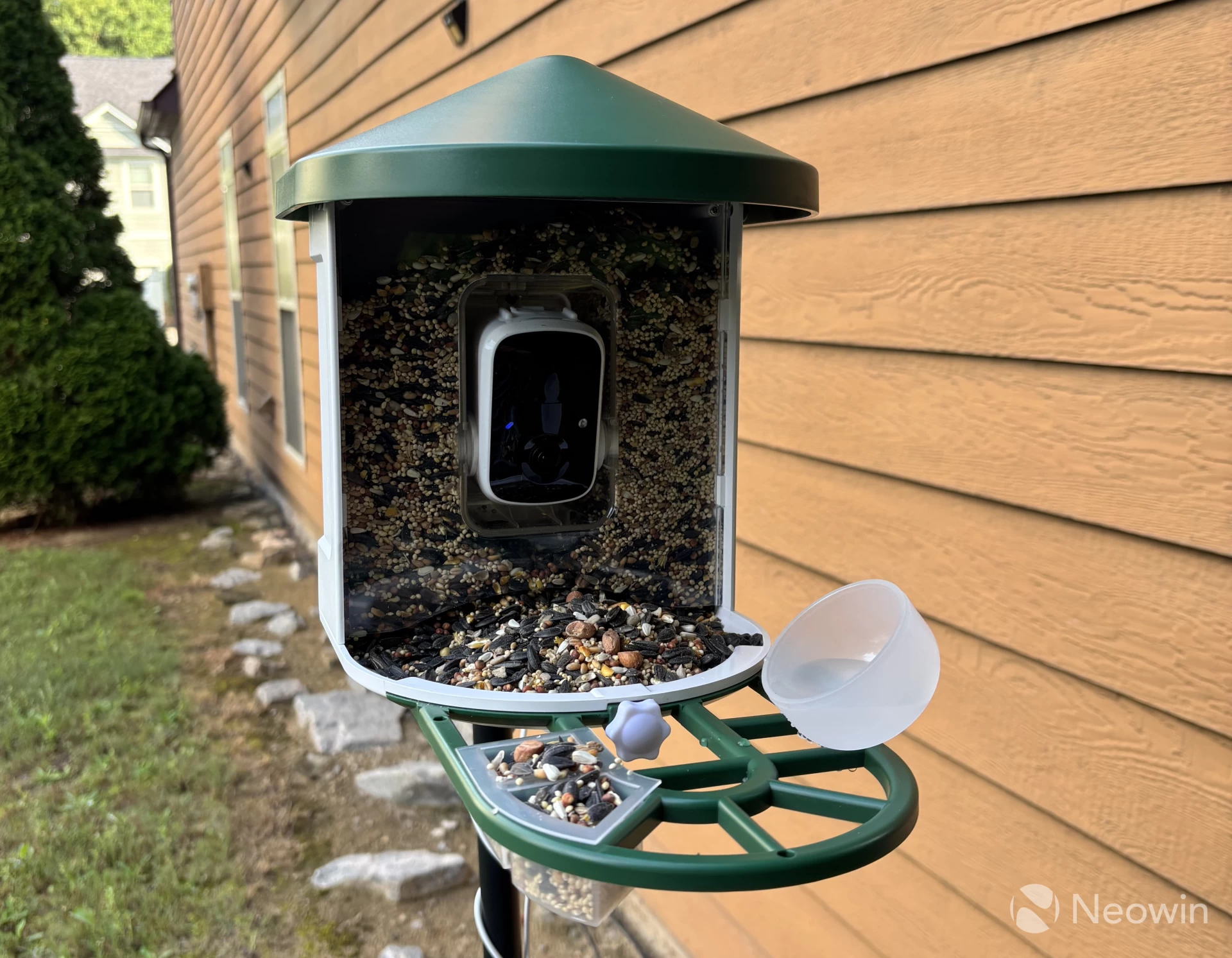 Photo of the front of the Harymor Smart Bird Feeder