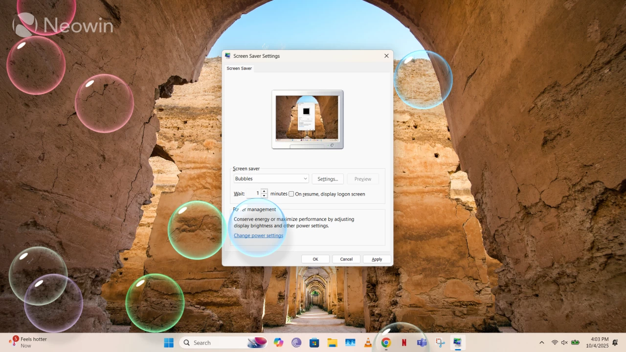 Bubbles screen saver animation in Windows 11