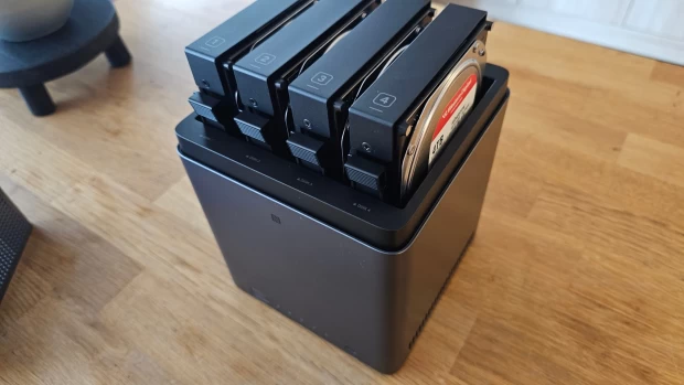 Ugreen nasync dh4300 Plus