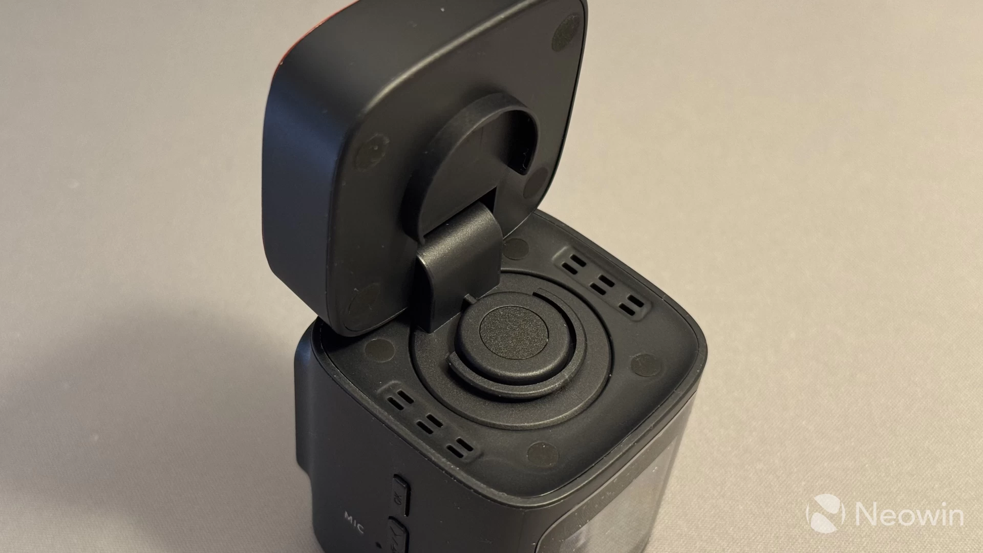 The Baseus VD1 Pro dash cam