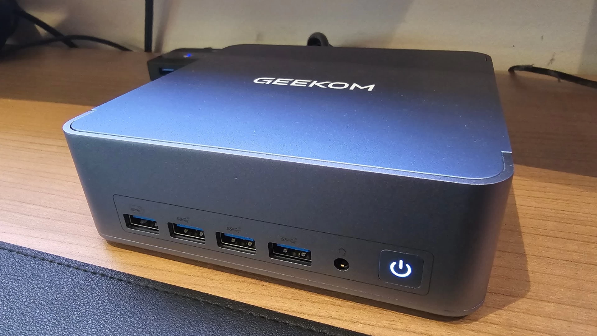geekom ax8 max