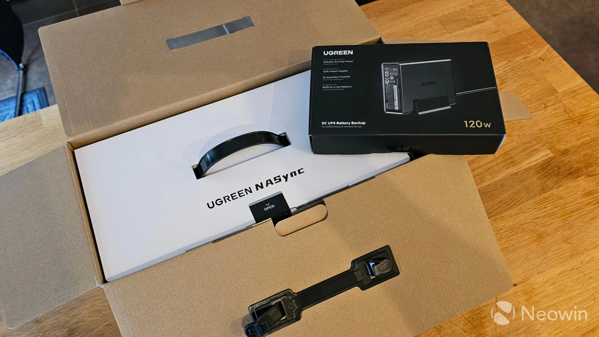 UGREEN DXP2800