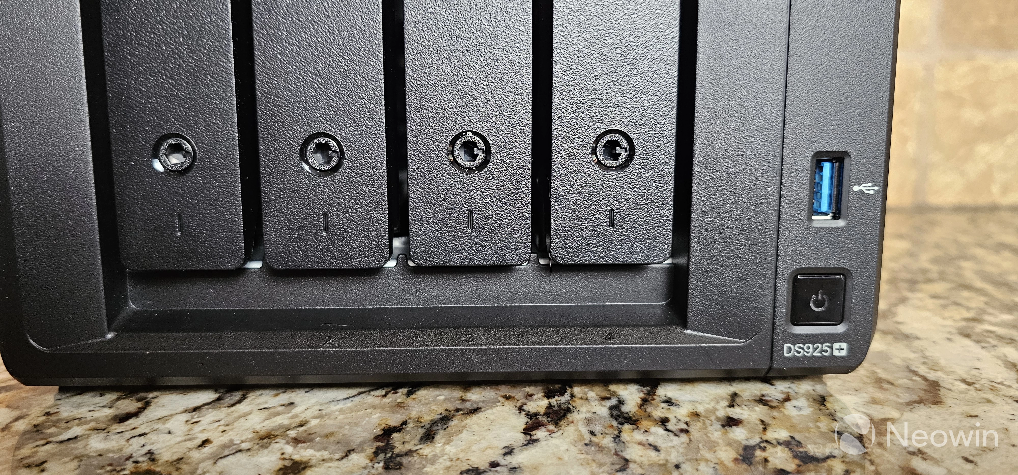 Synology DS925+ review: A look after backtracking on locking out unapproved  drives - Neowin