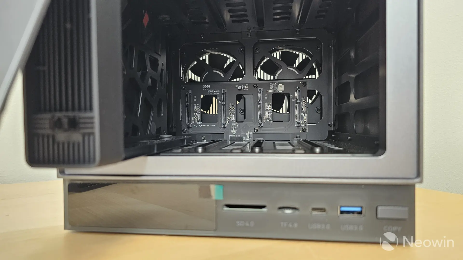 Photograph of the inside of the Zettlab D4 showing the SATA ports
