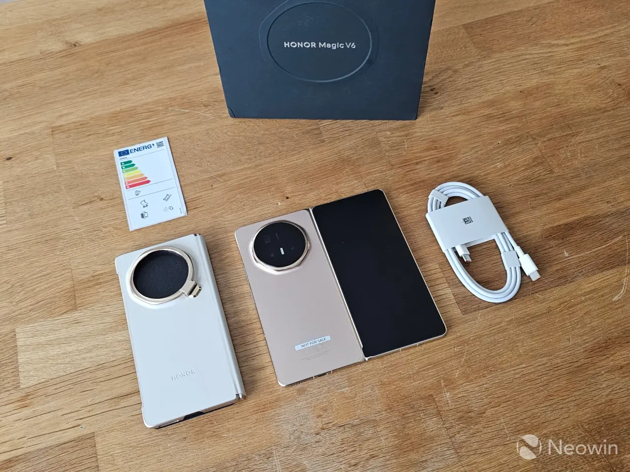 HONOR Magic V6 first impressions: bigger battery, larger exterior ...