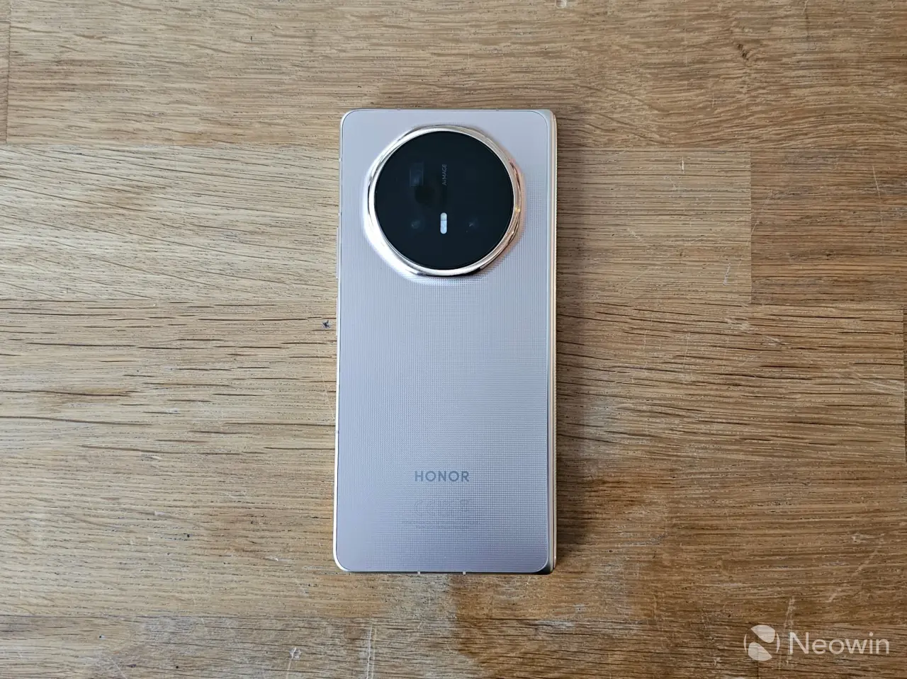 HONOR Magic V6 first impressions: bigger battery, larger exterior screen, yet thinner