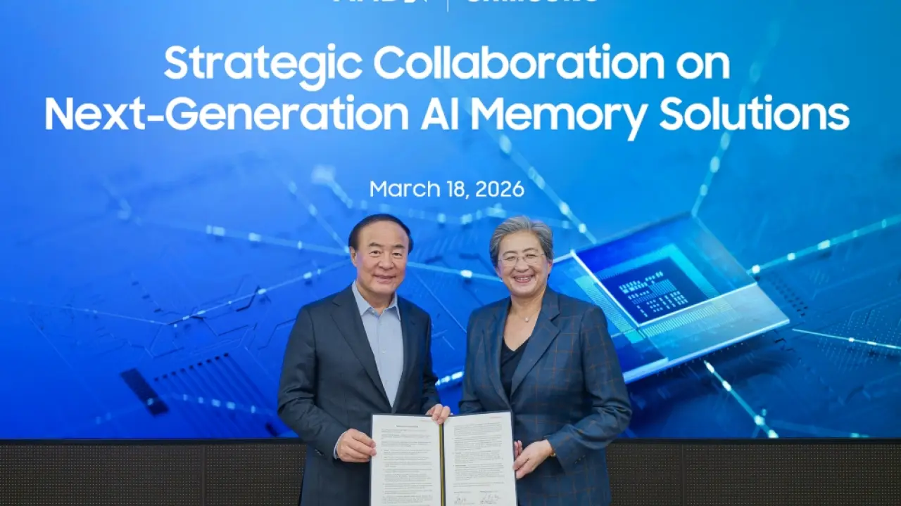Samsung Electronics Vice Chairman & CEO Young Hyun Jun left and AMD Chair and CEO Dr Lisa Su pose wi