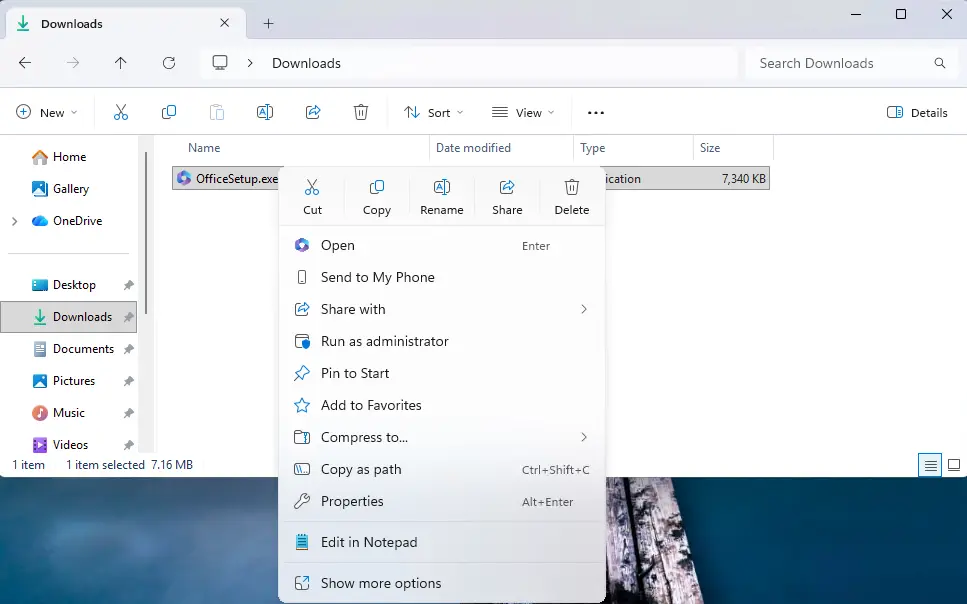 The context menu's “Open” verb matches the icon in the default app.