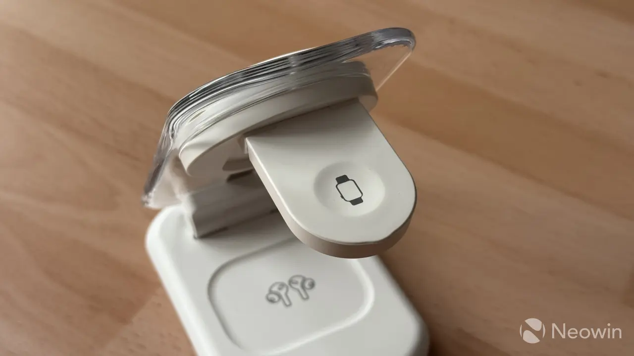 The Mukiya 3-in-1 charger