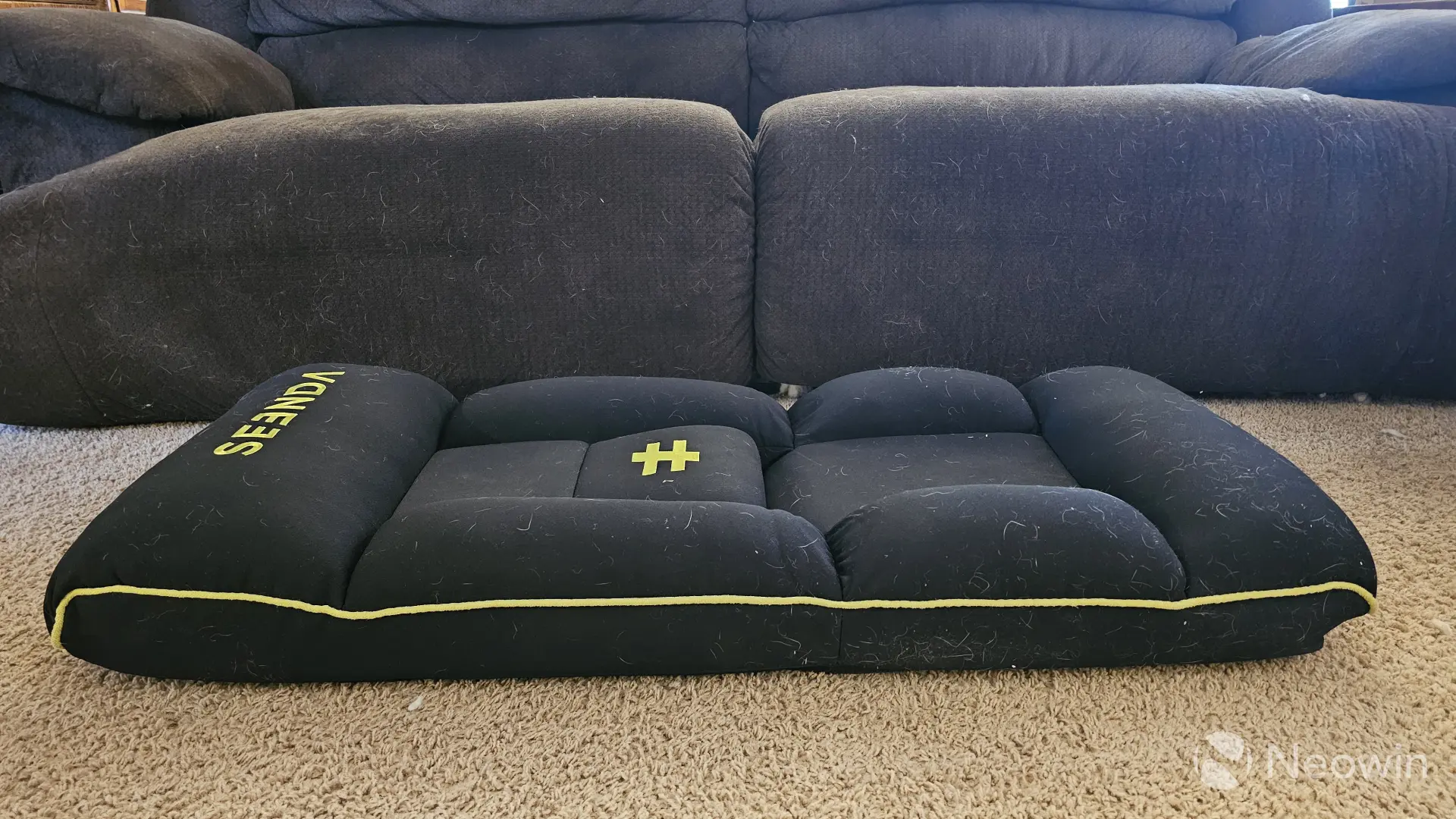 Photo of the Seenda GCP-10A floor gaming chair laid flat on the floor