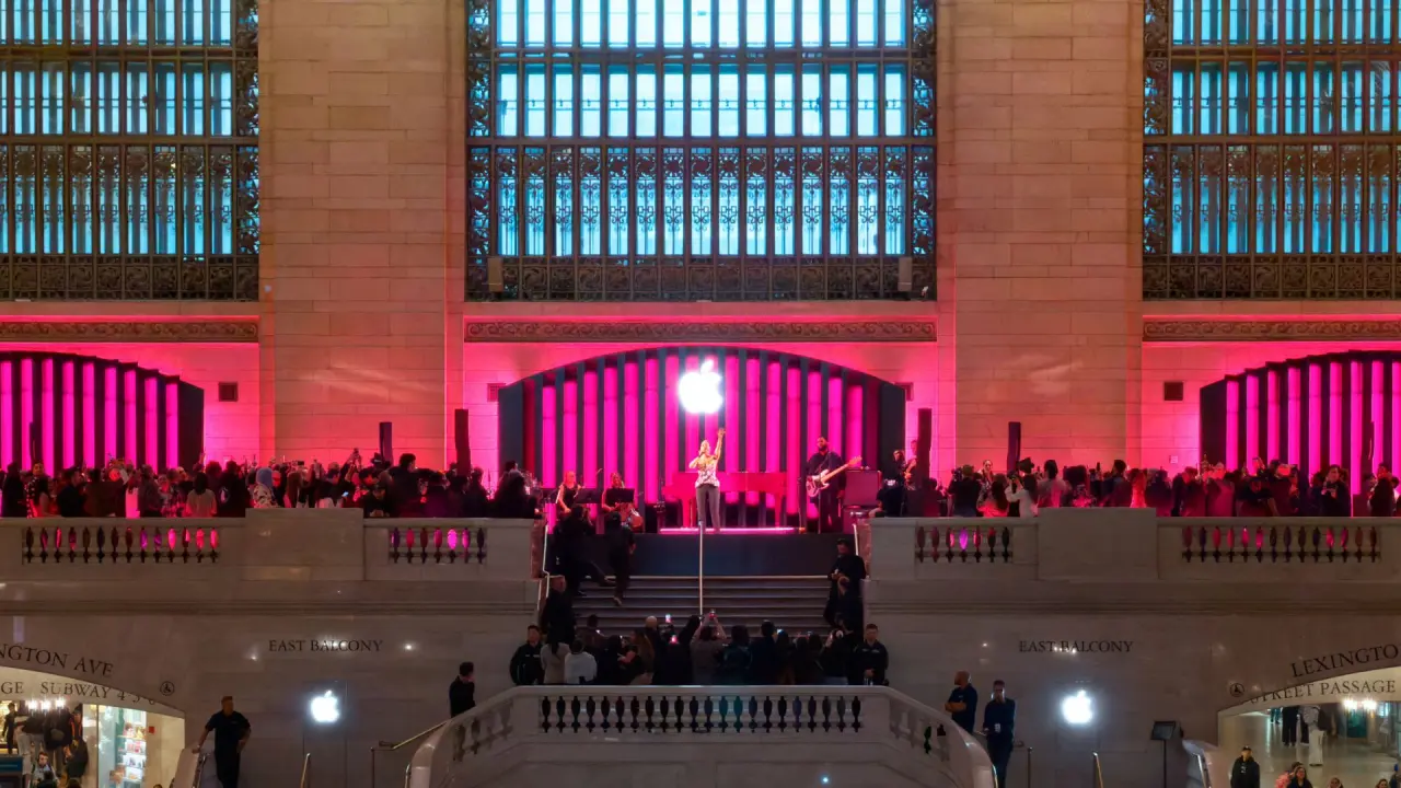 ऍपलने 50 वर्षे साजरी केली