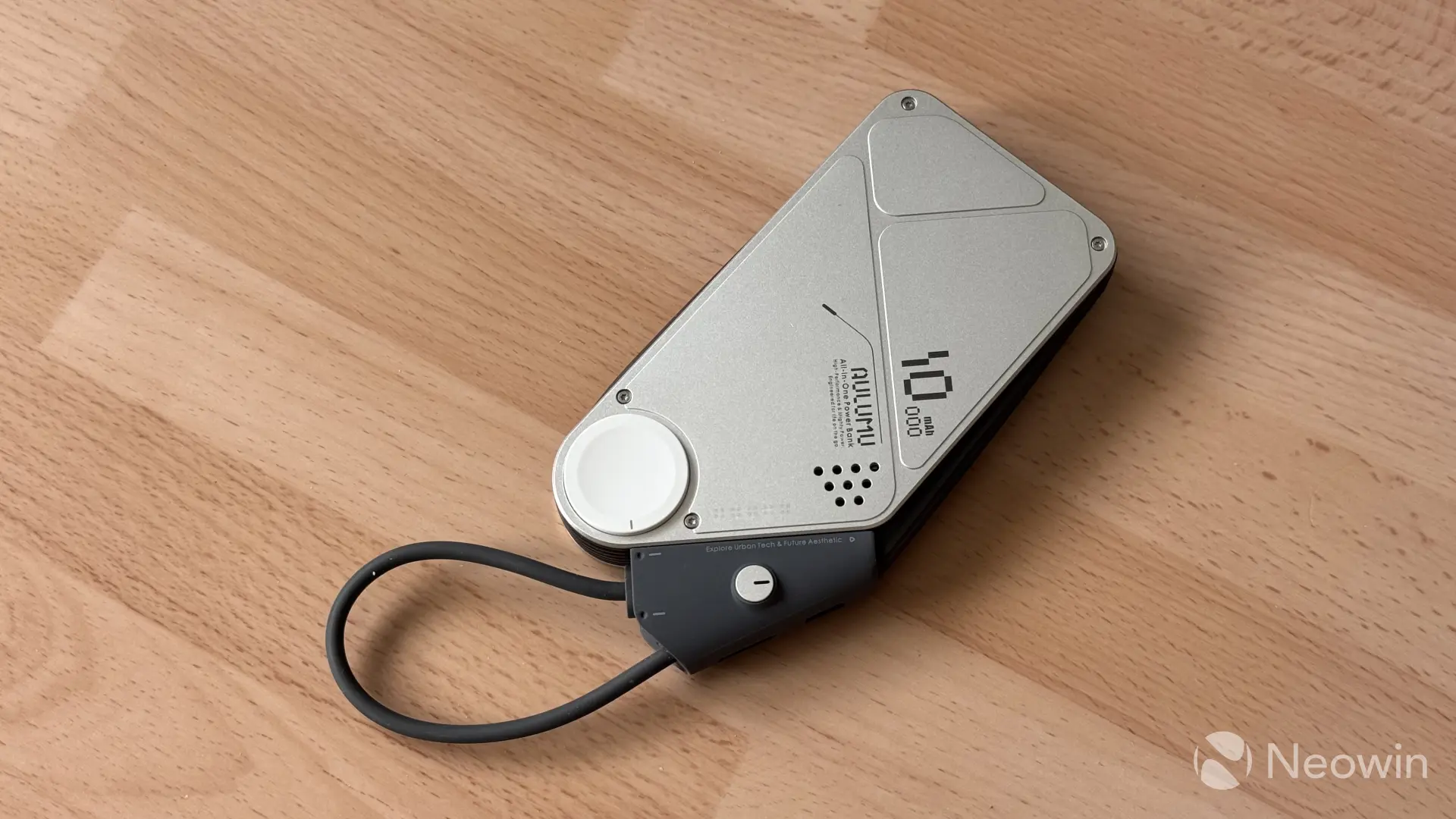 ऑलुमु एम 10 पॉवर बँक