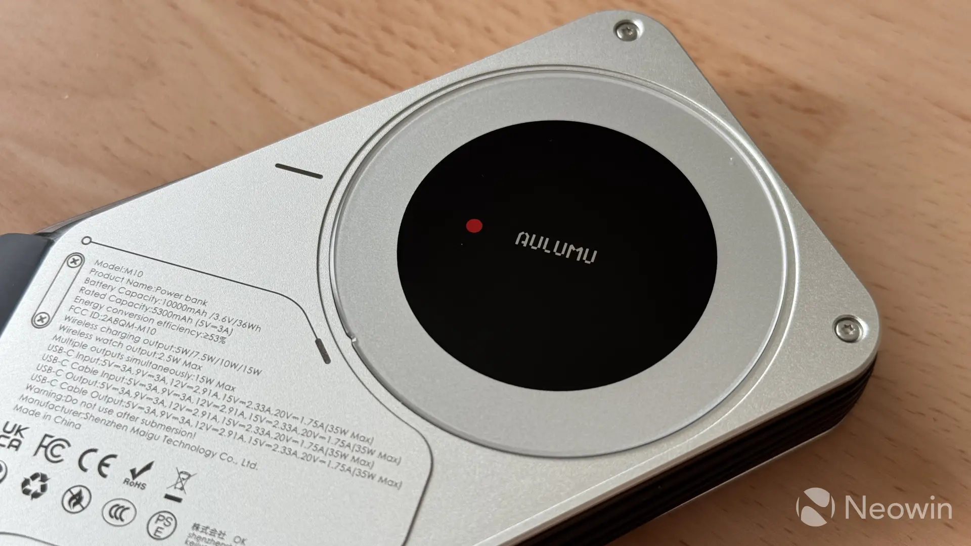 ऑलुमु एम 10 पॉवर बँक