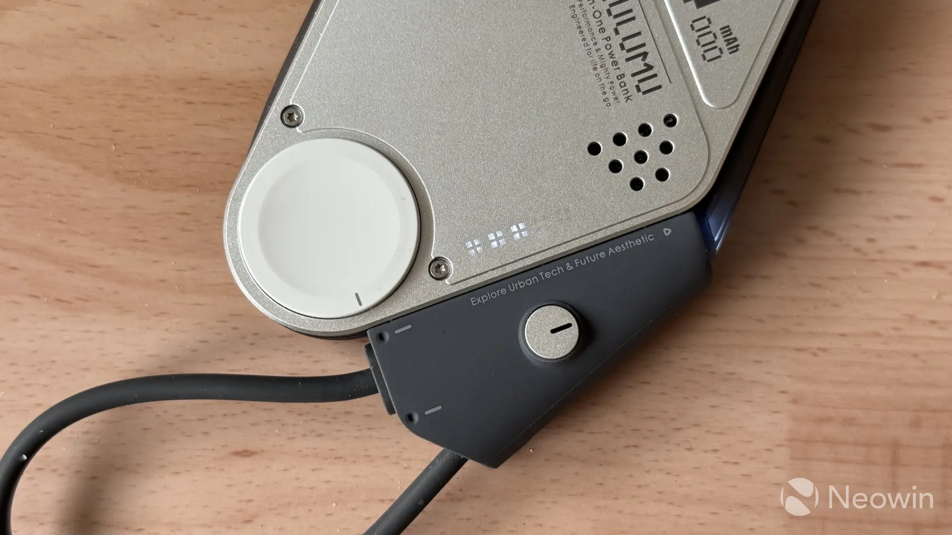 ऑलुमु एम 10 पॉवर बँक