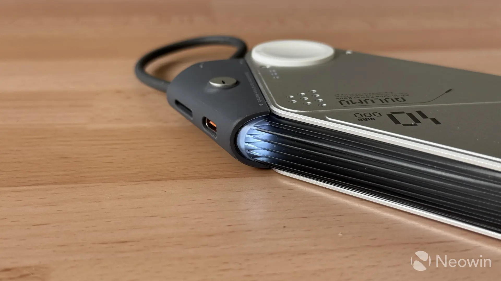 ऑलुमु एम 10 पॉवर बँक