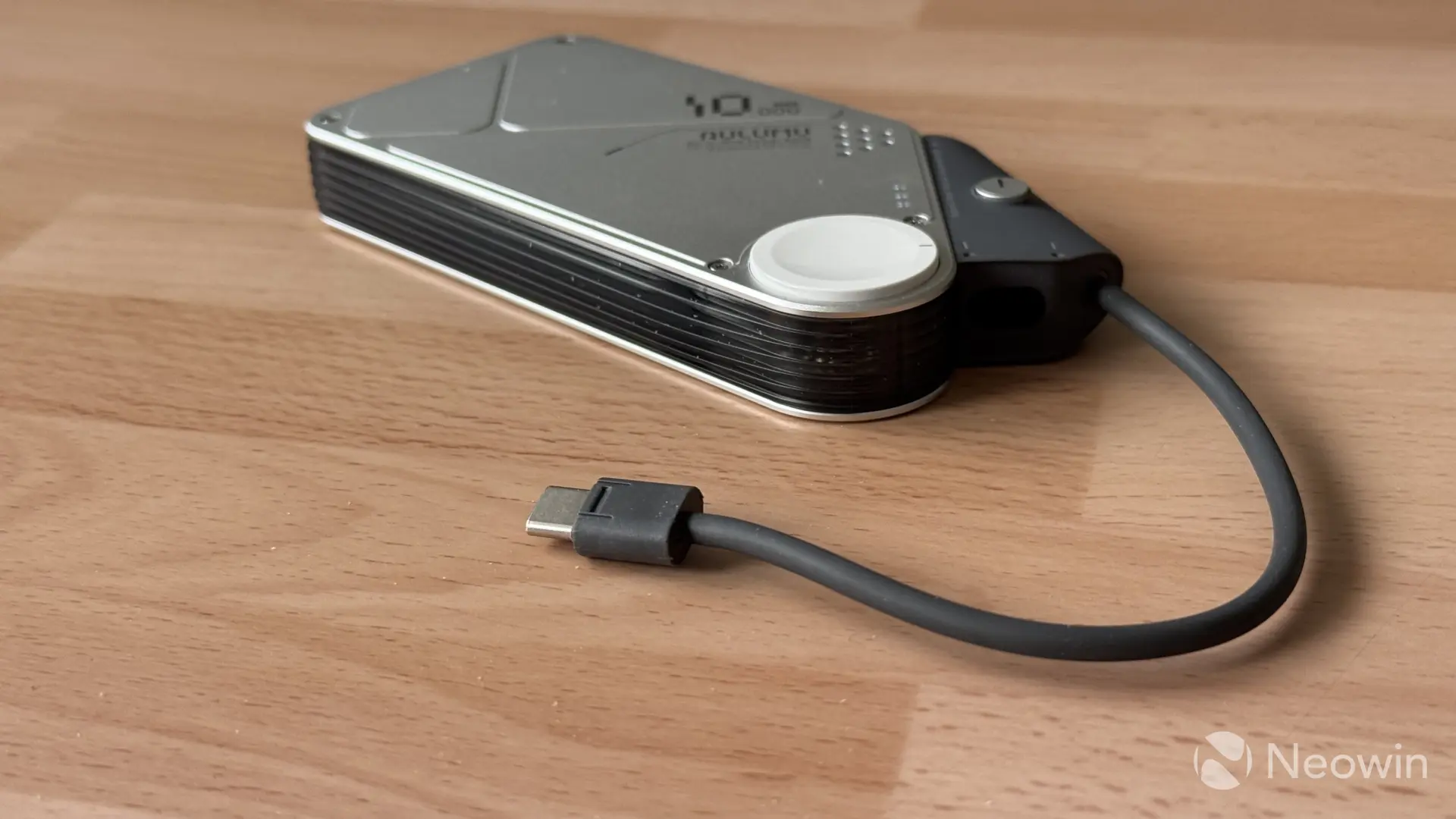 ऑलुमु एम 10 पॉवर बँक