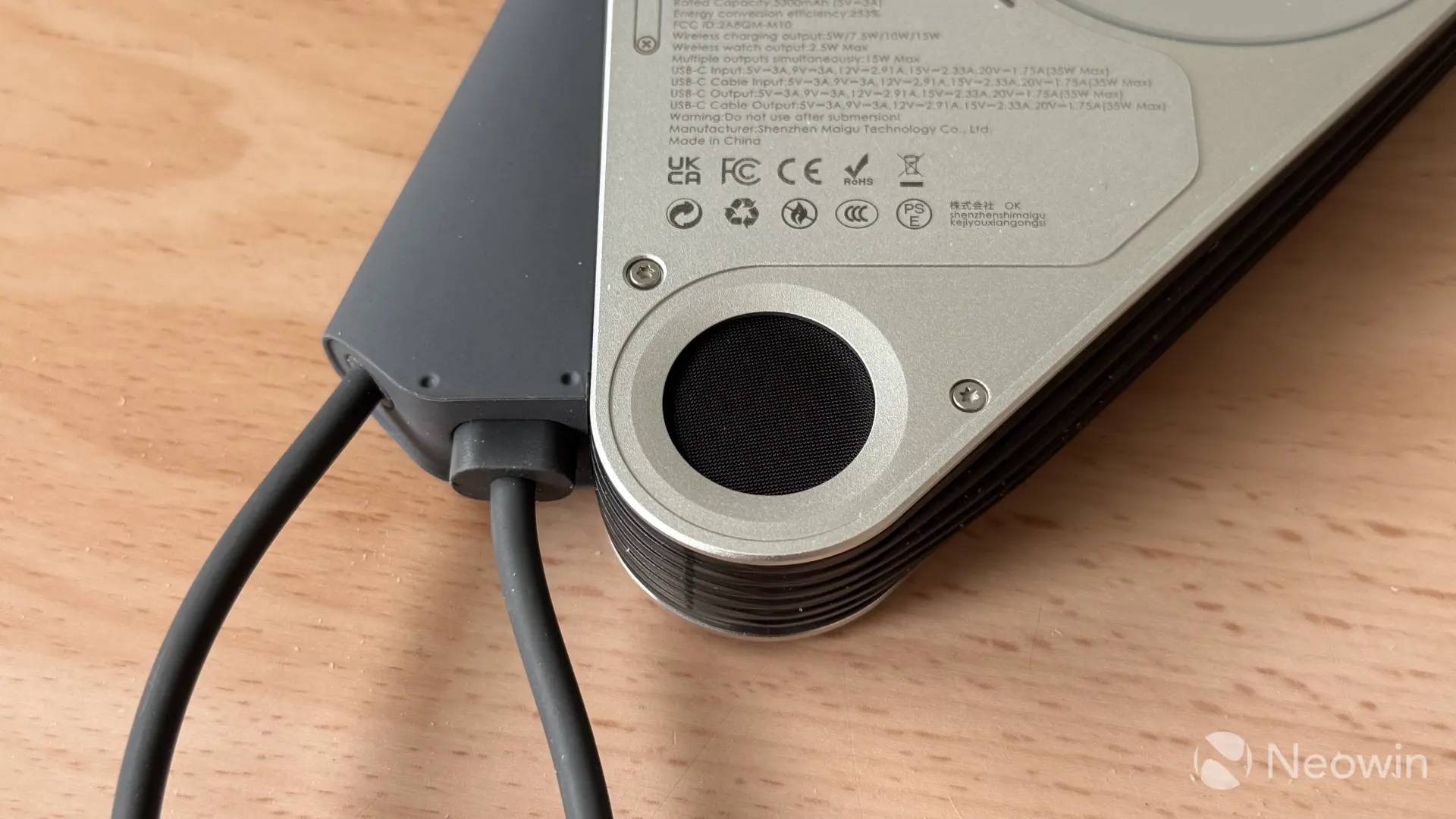 ऑलुमु एम 10 पॉवर बँक