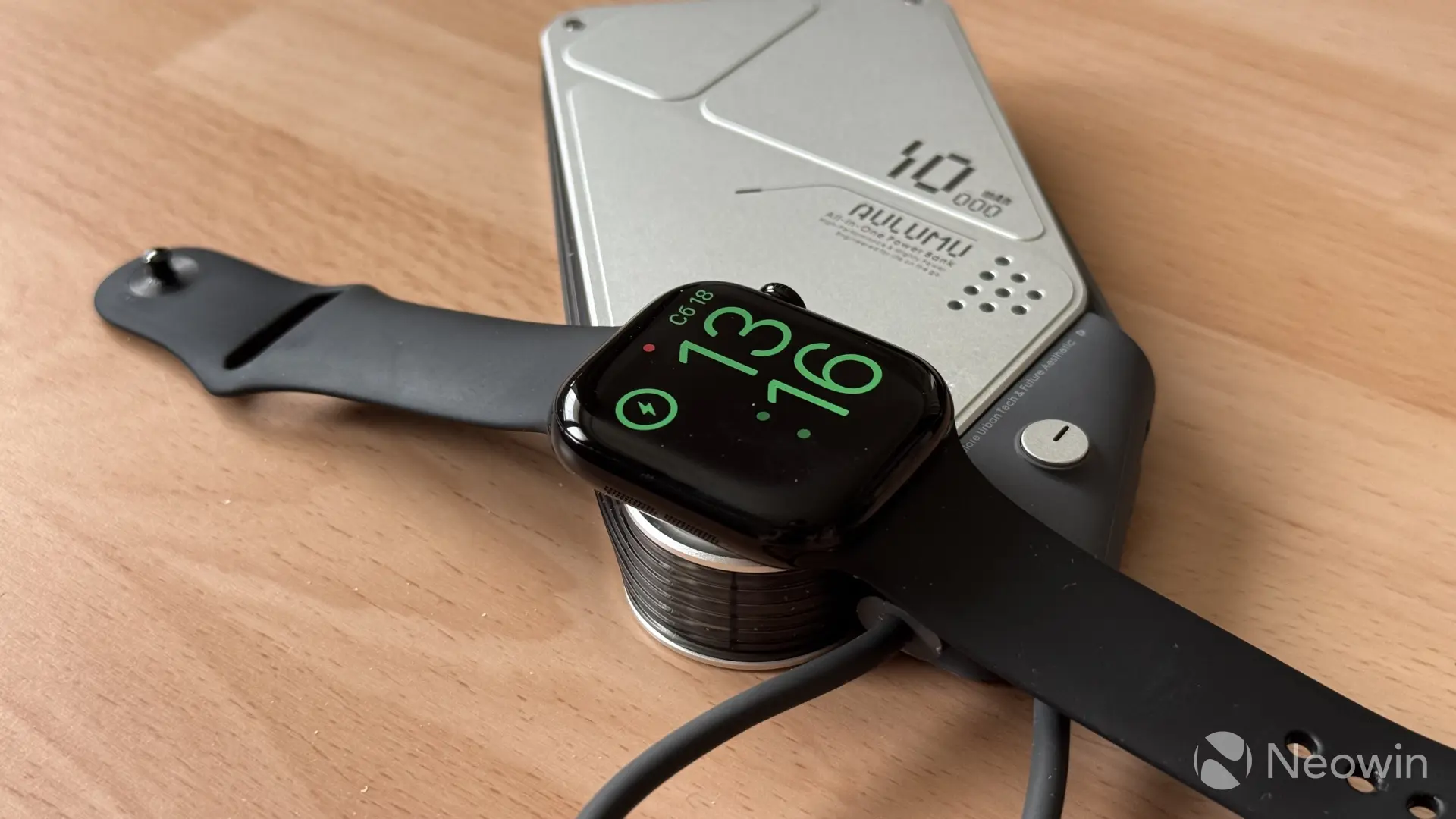 ऑलुमु एम 10 पॉवर बँक