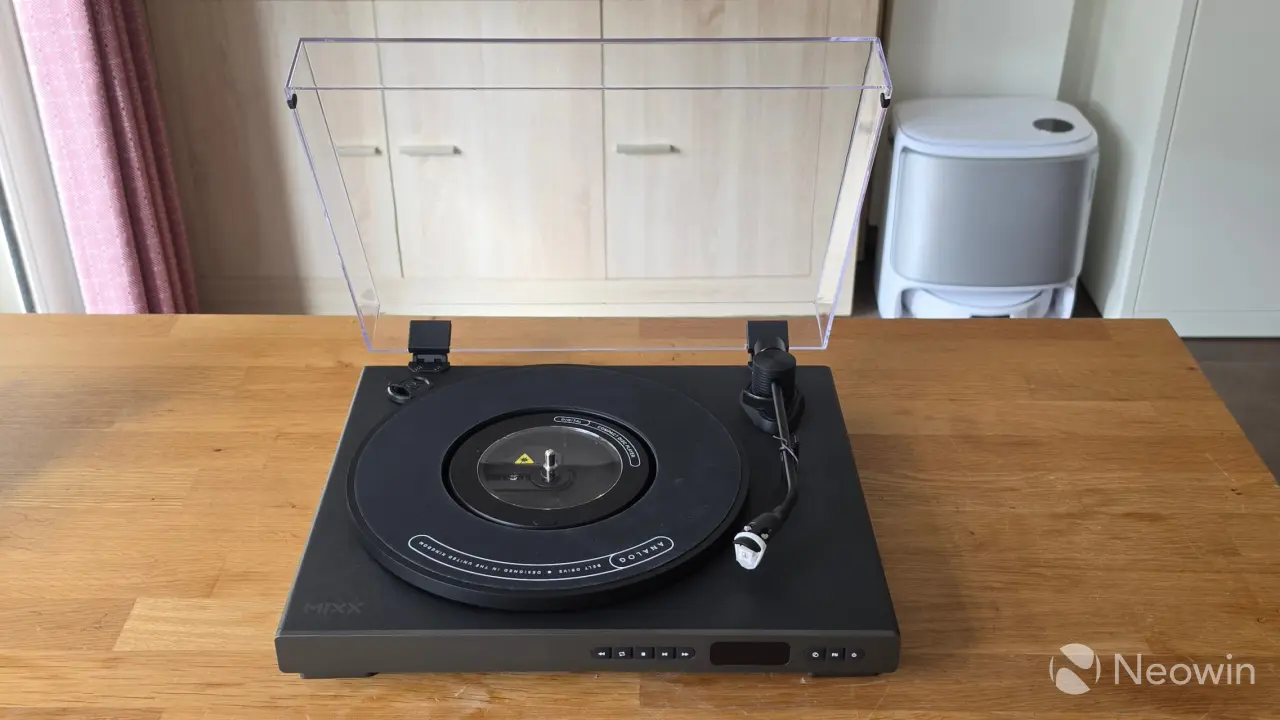 मिक्स एनालॉग प्लस रेकॉर्ड आणि सीडी प्लेयर