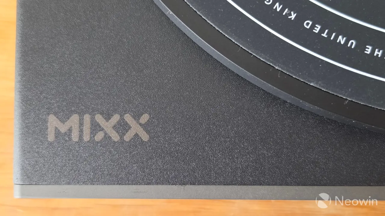 मिक्स एनालॉग प्लस रेकॉर्ड आणि सीडी प्लेयर