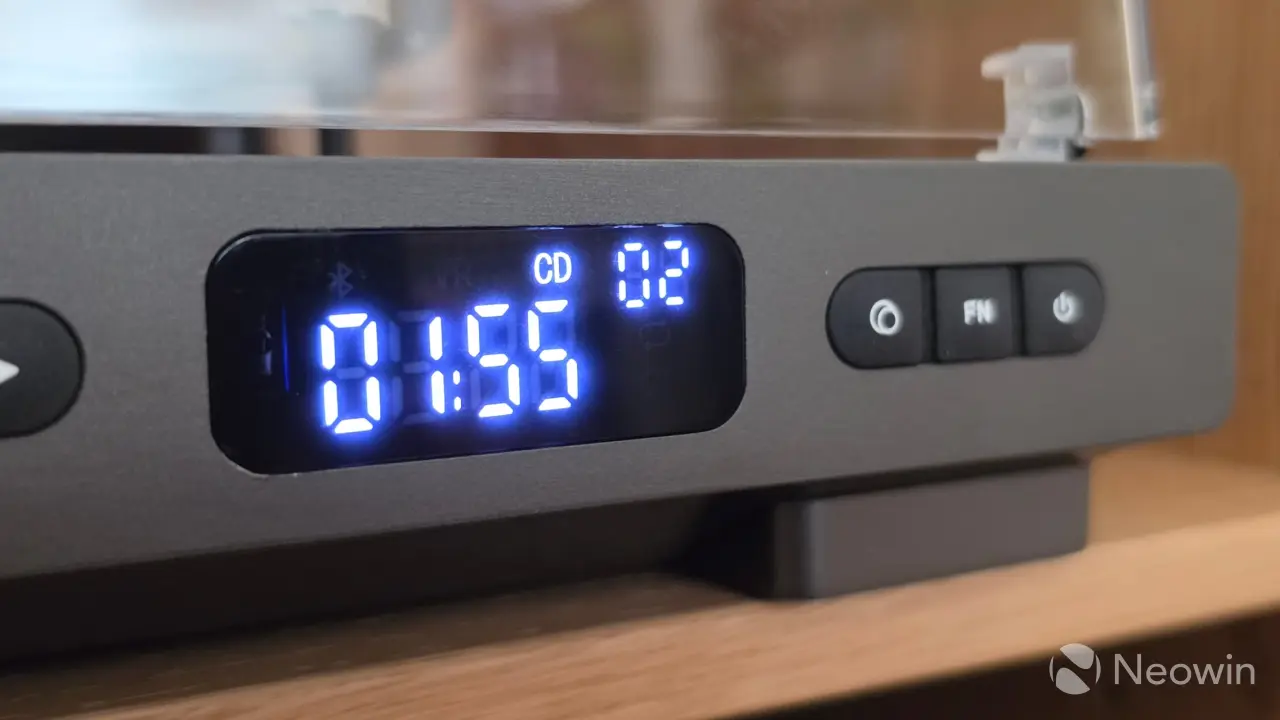 MIXX Analog Plus review: a 2 in 1 Vinyl and CD Player with bluetooth streaming