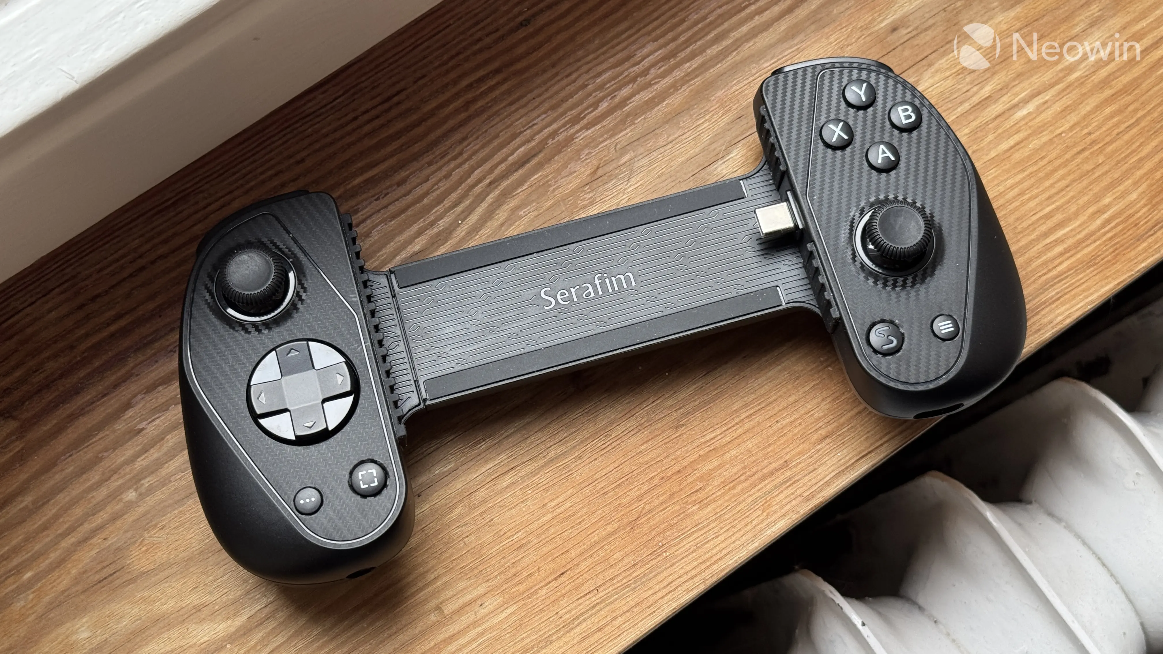 The Serafim S3 mobile gamepad