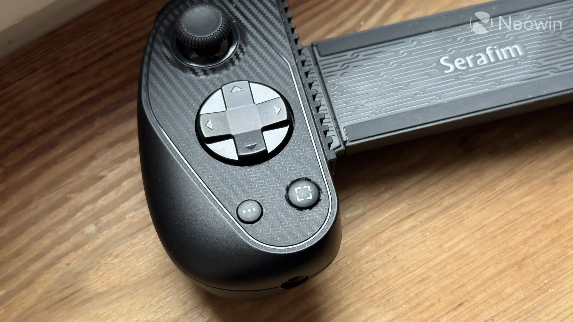 The Serafim S3 mobile gamepad