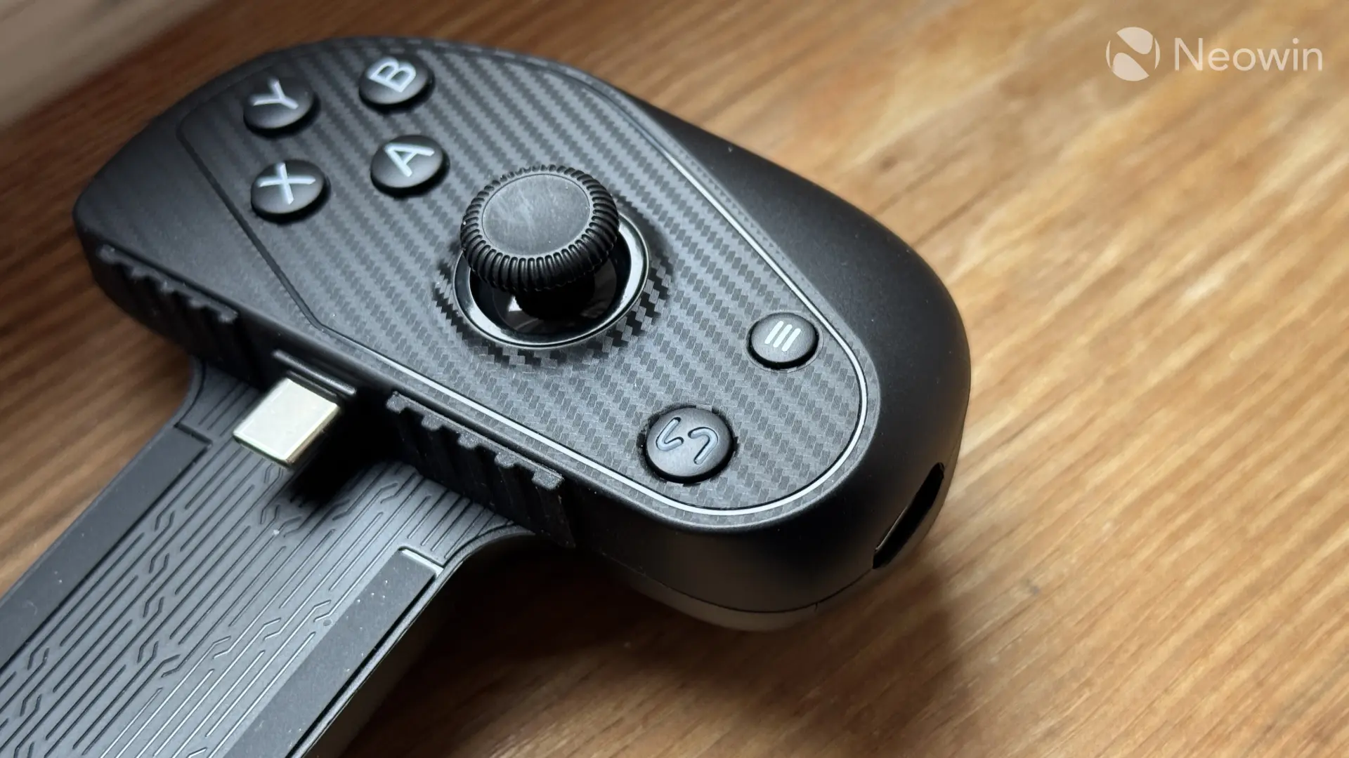 The Serafim S3 mobile gamepad