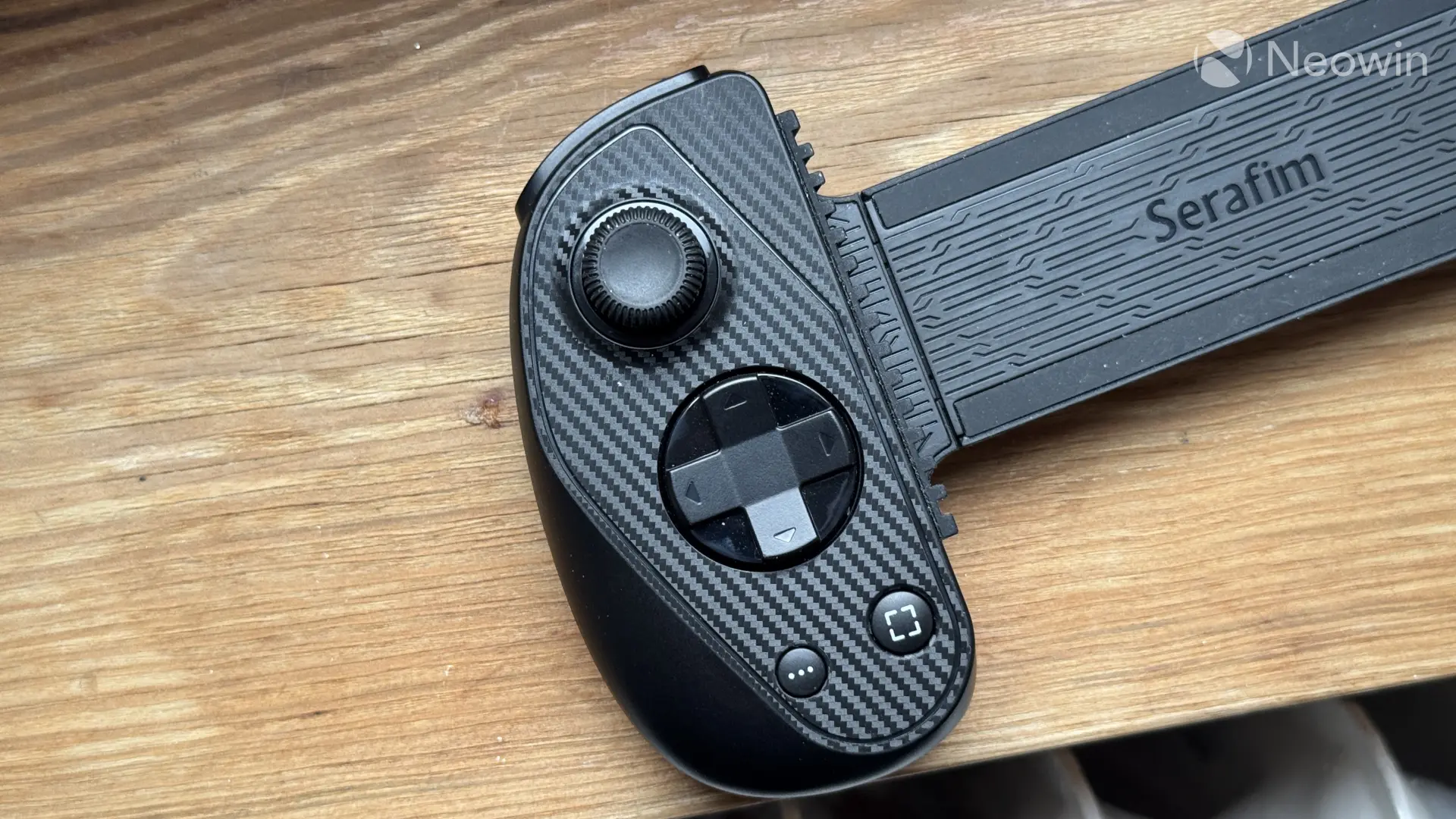 The Serafim S3 mobile gamepad
