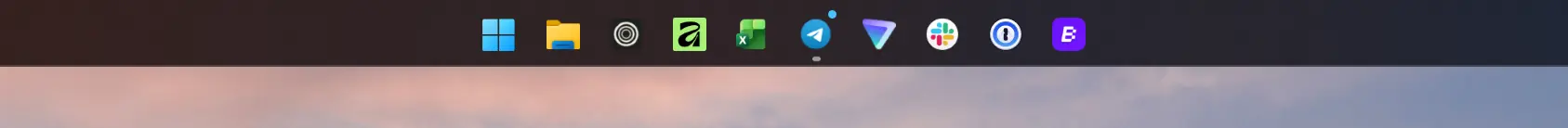 The updated Taskbar in Windows 11