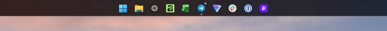 The updated Taskbar in Windows 11