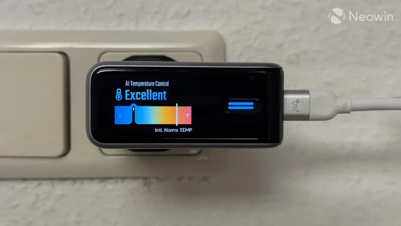 The Cuktech 10 Ultra charger