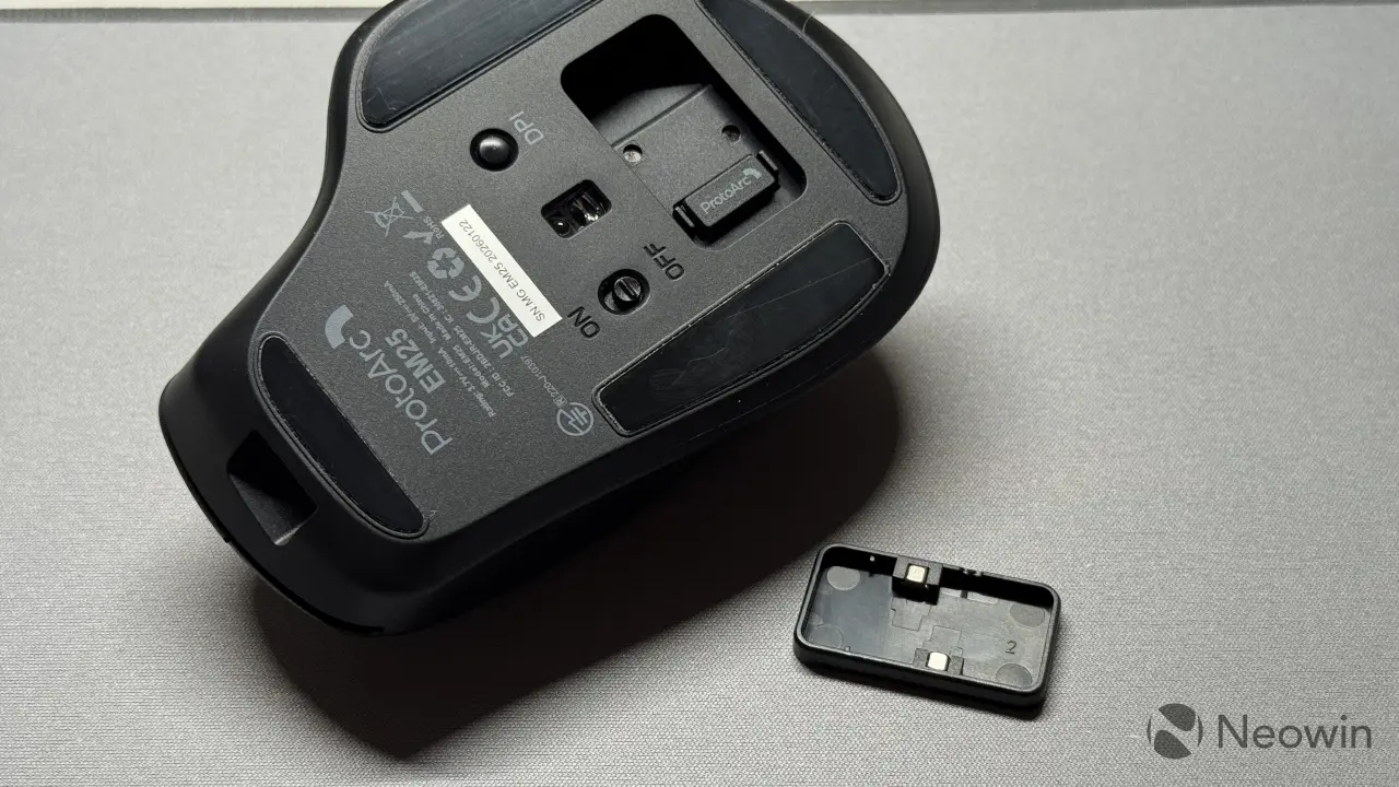 The ProtoArc EM25 mouse