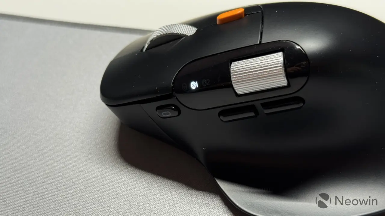 The ProtoArc EM25 mouse