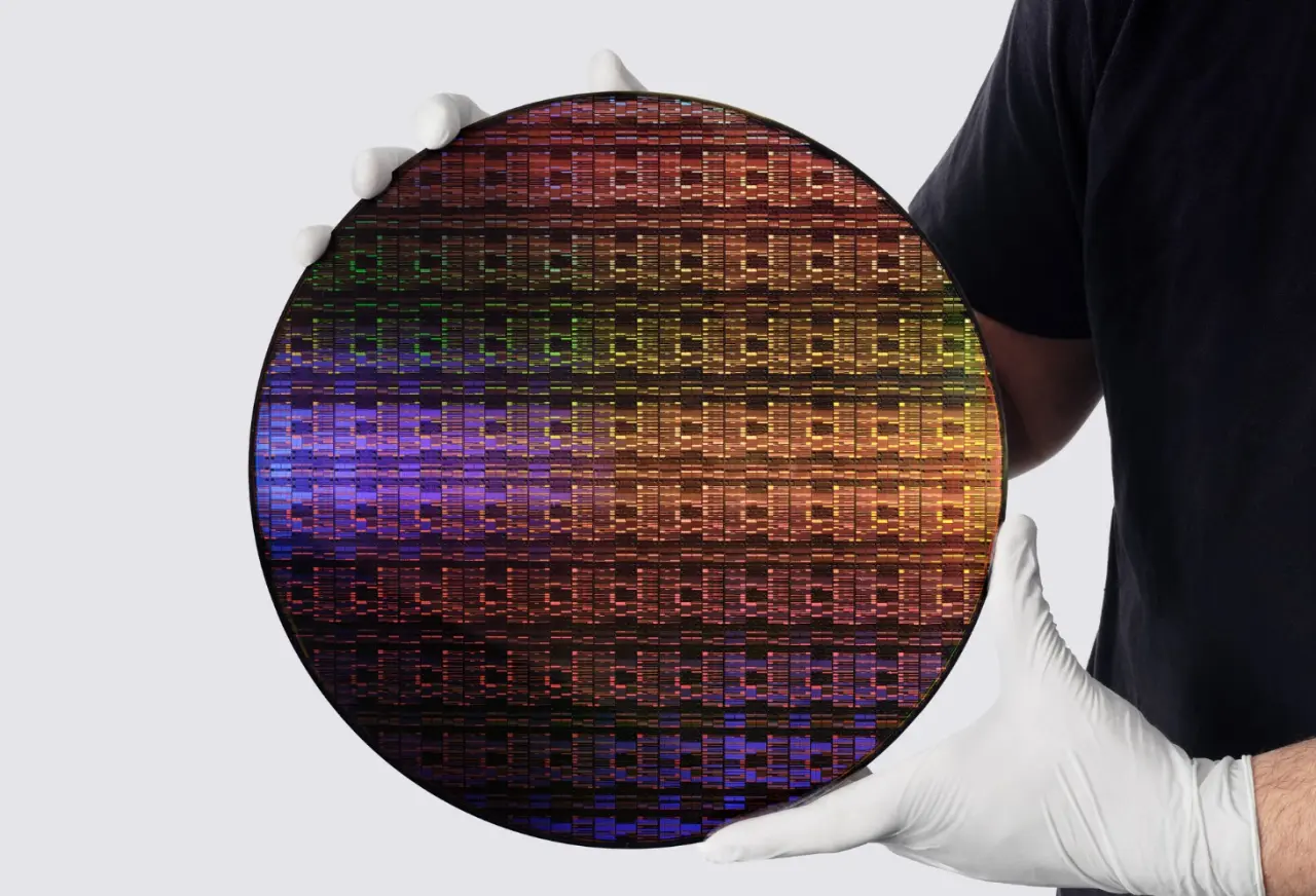 IBM Sub-1nm chip
