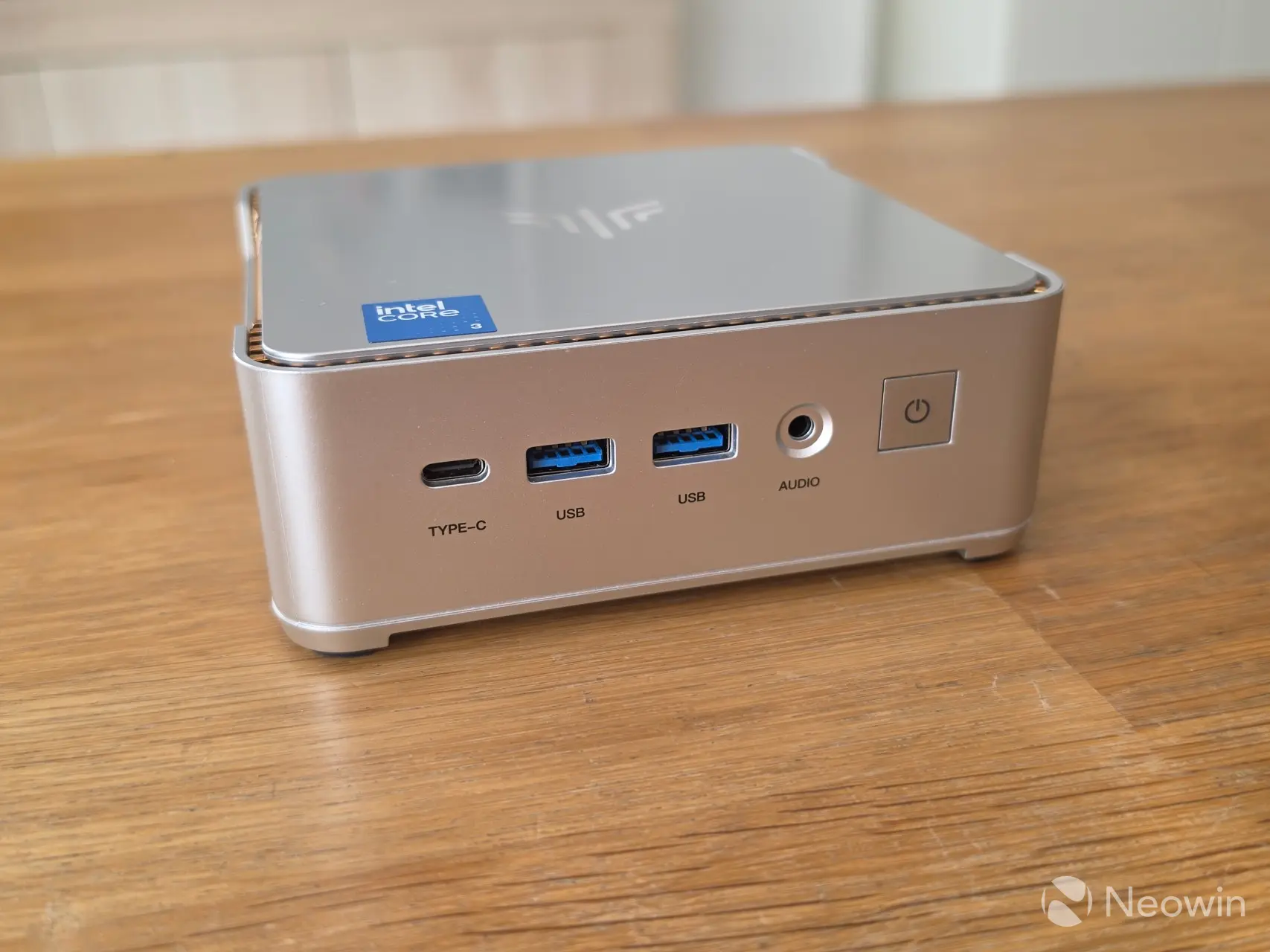 NiPoGi P2 review: it's a budget office or student-class Wildcat